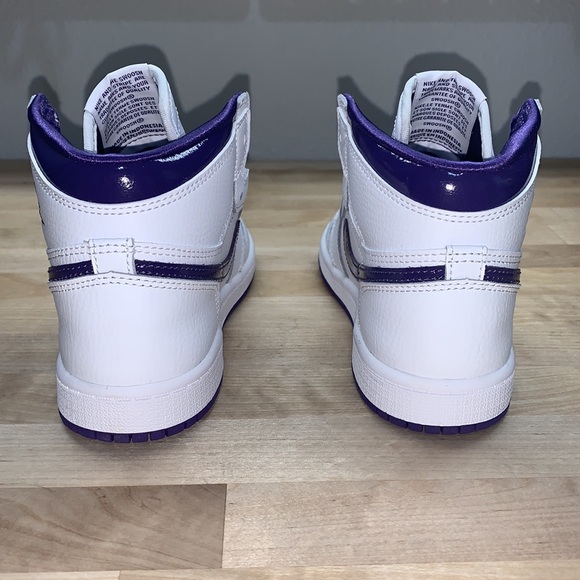 Kids Jordan 1 Retro High - Picture 4 of 8